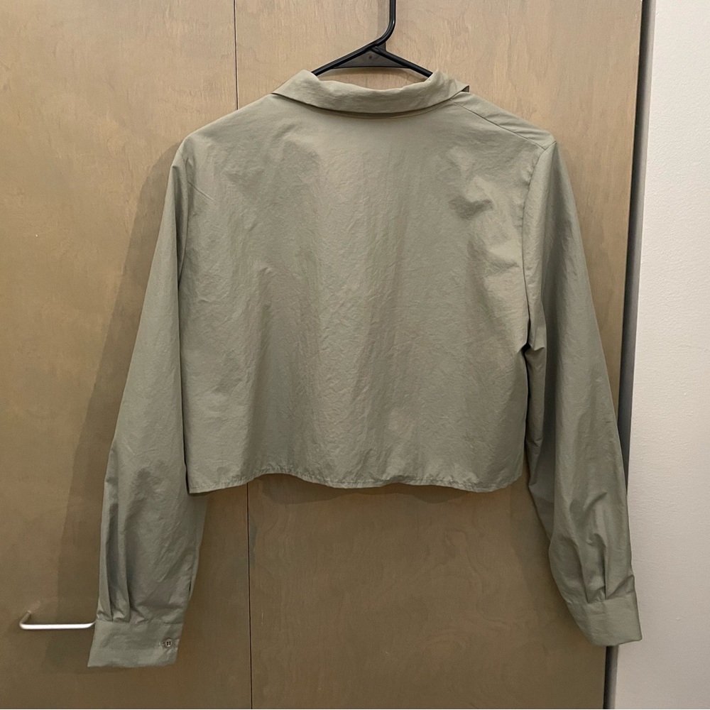 Sage Button Up Crop Top - Picture 3 of 3